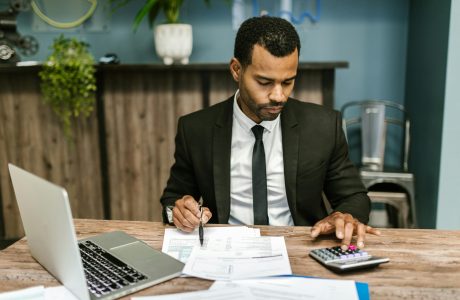 Recouvrement de créances : quels sont ses avantages et comment procéder ?